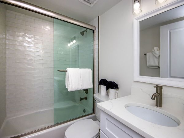 Beachfront Luxury on Sanibel Island - Relax and Unwind