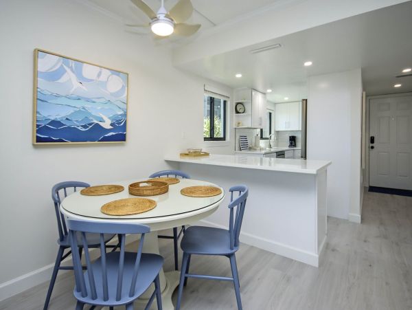 Beachfront Luxury on Sanibel Island - Relax and Unwind