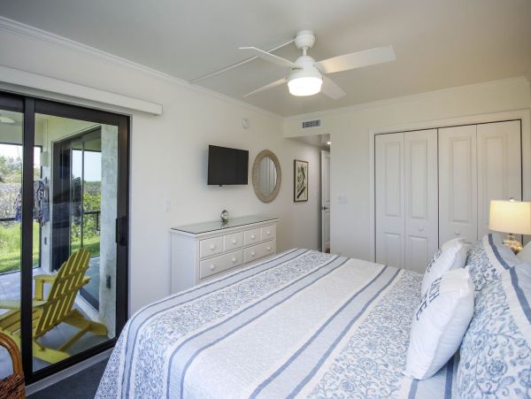 Beachfront Luxury on Sanibel Island - Relax and Unwind