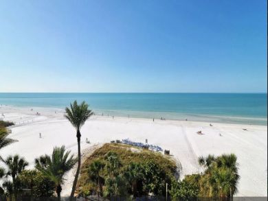 Siesta Key Vacation Condo Sleeps Eigth Guests.