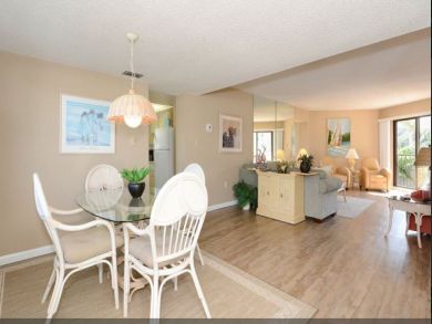 Siesta Key Vacation Condo Sleeps Eigth Guests.