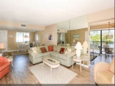 Siesta Key Vacation Condo Sleeps Eigth Guests.