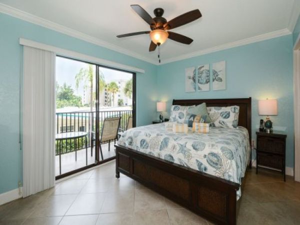 Siesta Key Vacation Condo Two Bedrooms Sleeps Six