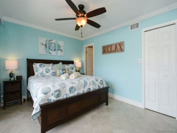 Siesta Key Vacation Condo Two Bedrooms Sleeps Six