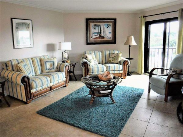 Great Value Two Bedroom Vacation Condo in Siesta Key