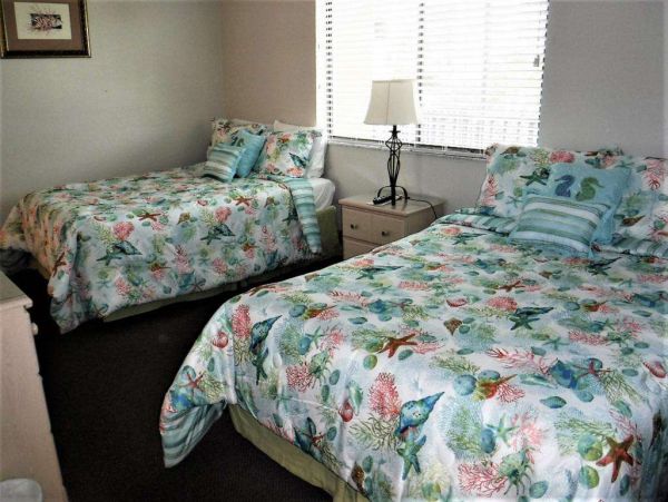 Great Value Two Bedroom Vacation Condo in Siesta Key