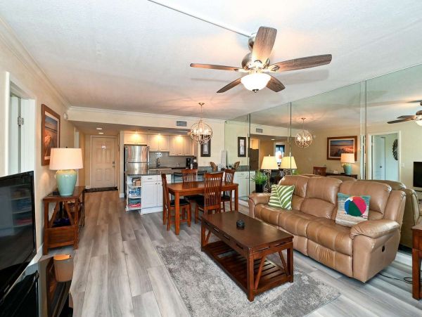 On Beach Vacation Condo Two Bedroom on Siesta Key