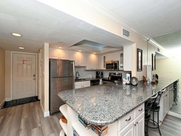 On Beach Vacation Condo Two Bedroom on Siesta Key