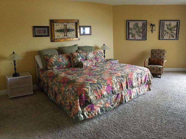Three Bedroom Beach Vacation Condo on Siesta Key Sleeps 8