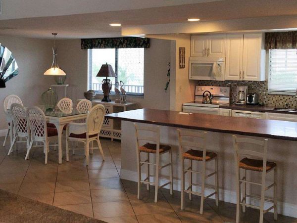 Three Bedroom Beach Vacation Condo on Siesta Key Sleeps 8