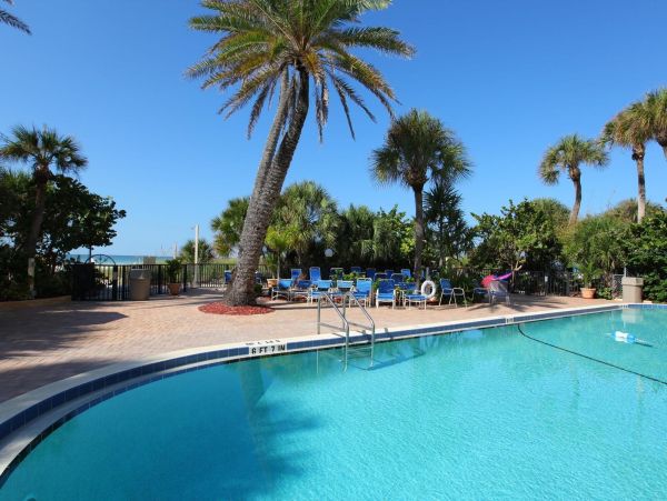 Three Bedroom Beach Vacation Condo on Siesta Key Sleeps 8
