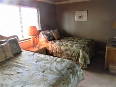 Siesta Key Vacation Condo Sleeps Eight Guests