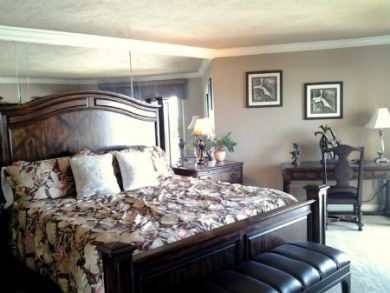 Siesta Key Vacation Condo Sleeps Eight Guests