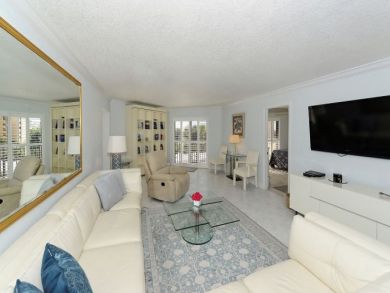 A Rare & Stunning Rental Super Spacious Siesta Key Condo