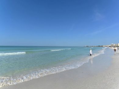 A Rare & Stunning Rental Super Spacious Siesta Key Condo