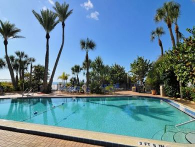 Siesta Key Vacation Condo Sleeps Six Guests Communal Pool