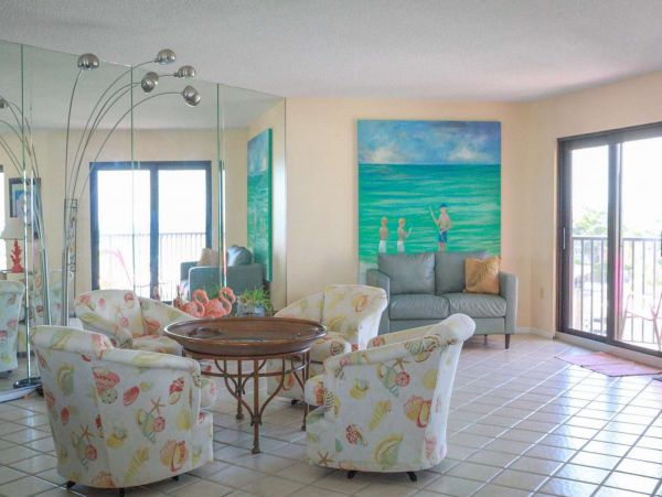 Siesta KeyVacation Condo Sleeps Eight Guests