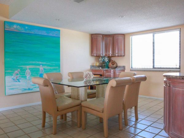Siesta KeyVacation Condo Sleeps Eight Guests