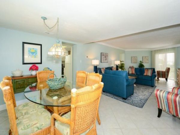 Siesta Key Vacation Condo with 2 Bedrooms