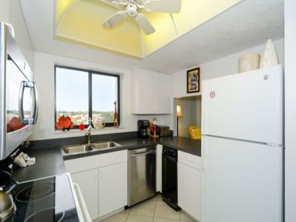Siesta Key Vacation Condo with 2 Bedrooms