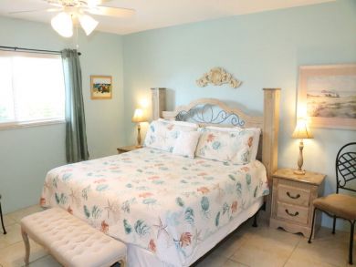 Gulf Front Two Bedroom Vacation Rental in Siesta Key