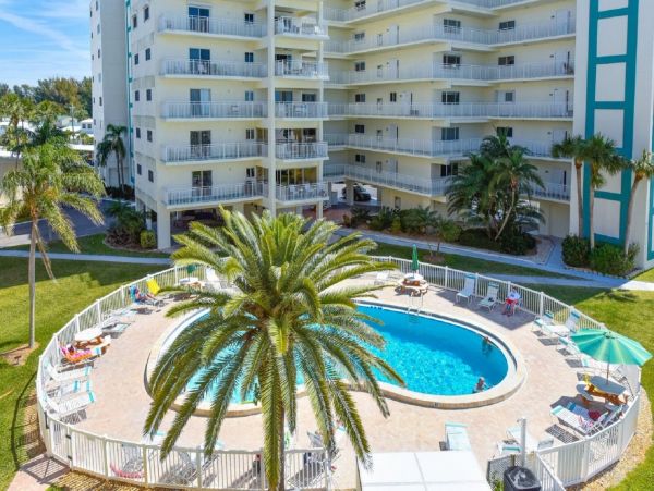 Siesta Key Two Bedroom Condo with Partial Gulf Views