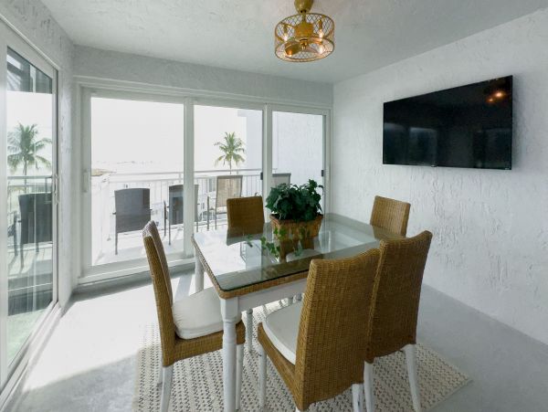 Two Bedroom Vacation Condo Sleeps 6 Guests with Gulf Views