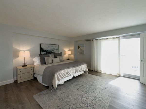 Two Bedroom Vacation Condo Sleeps 6 Guests with Gulf Views