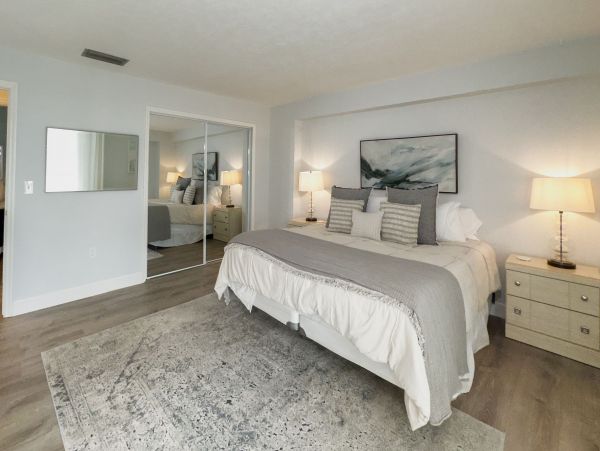 Two Bedroom Vacation Condo Sleeps 6 Guests with Gulf Views