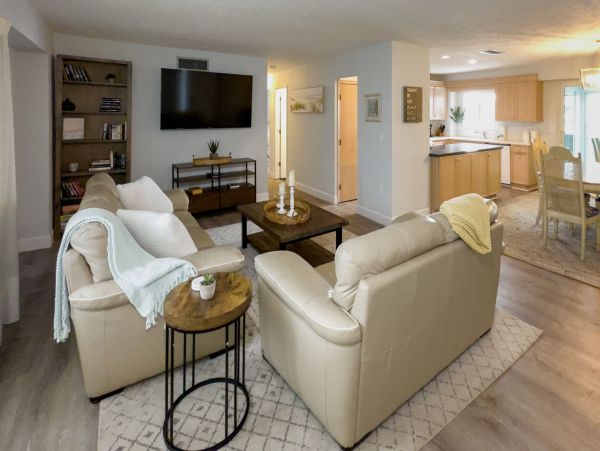 Two Bedroom Vacation Condo Sleeps 6 Guests with Gulf Views