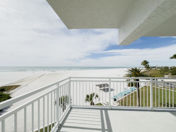 Gulfview Retreat with Beautiful View on Siesta Key