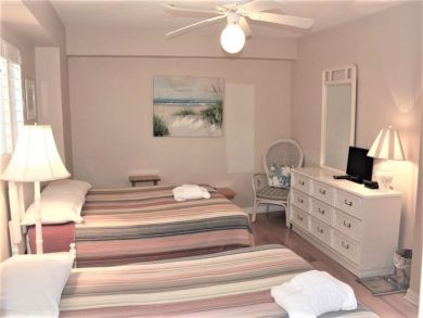 Beachfront Two Bedroom Vacation Condo in Siesta Key Beachfront Two Bedroom Vacation Condo in Siesta Key