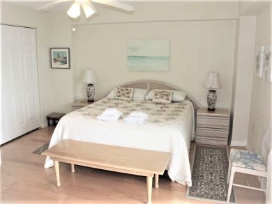 Beachfront Two Bedroom Vacation Condo in Siesta Key Beachfront Two Bedroom Vacation Condo in Siesta Key