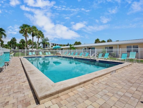 Beachfront Condo in Siesta Key, Fl - Your Perfect Getaway