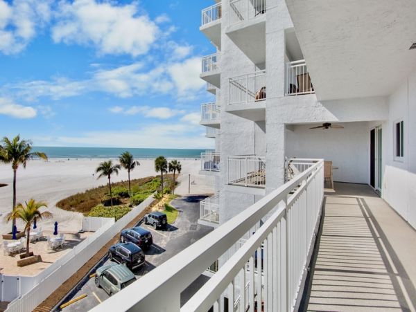 Beachfront Condo in Siesta Key, Fl - Your Perfect Getaway