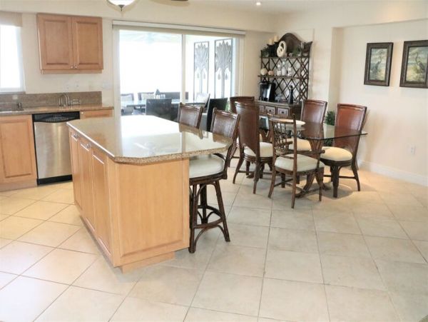 Gulf Front 2 Bedroom Siesta Key Condo with Private Beach