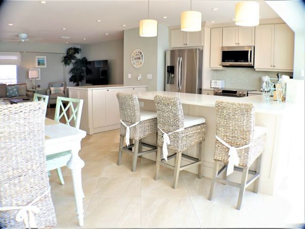 Beachfront Two Bedroom Vacation Condo in Siesta Key