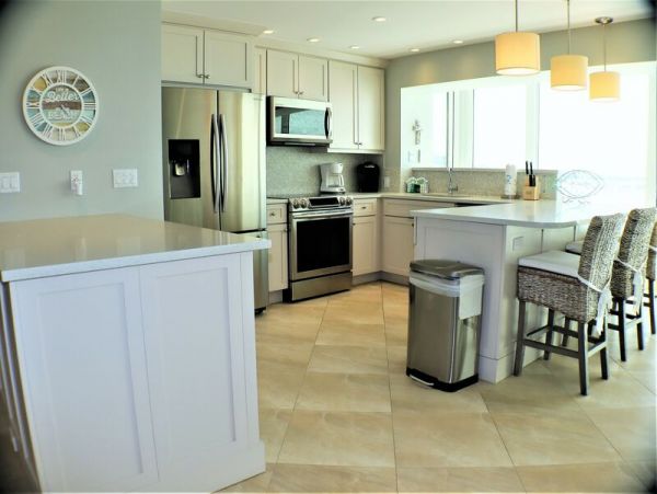 Beachfront Two Bedroom Vacation Condo in Siesta Key