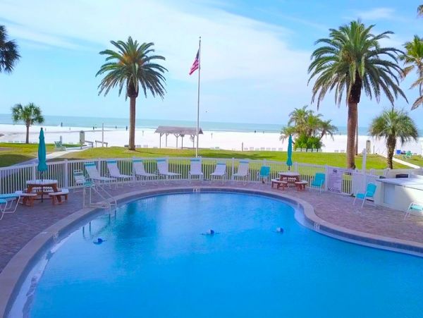Beachfront Two Bedroom Vacation Condo in Siesta Key