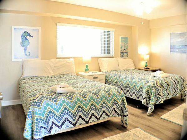 Gulfside Getaway: Beachfront Bliss in Siesta Key