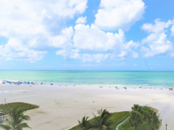 Gulfside Getaway: Beachfront Bliss in Siesta Key