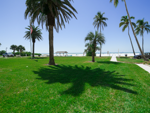 Gulfside Getaway: Beachfront Bliss in Siesta Key