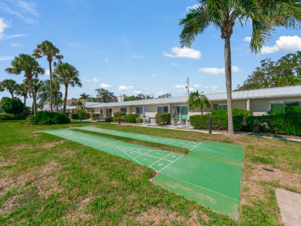 Gulfside Getaway: Beachfront Bliss in Siesta Key