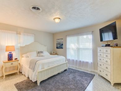 Siesta Key Four Bedroom Vacation Home Sleeps 8 Guests