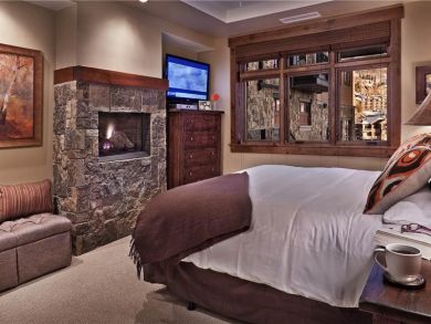 Steamboat Springs Two Bedroom Plus Den Ski Condo Sleeps 10
