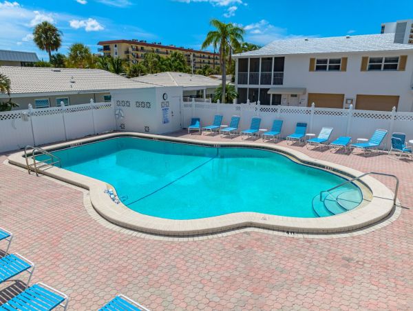 Gulf Front Siesta Key Vacation Condo Two Bedroom
