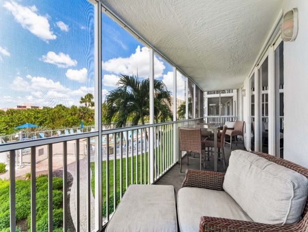Gulf Front Siesta Key Vacation Condo Two Bedroom