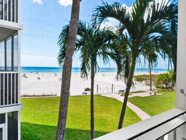 Gulf Front Siesta Key Vacation Condo Two Bedroom