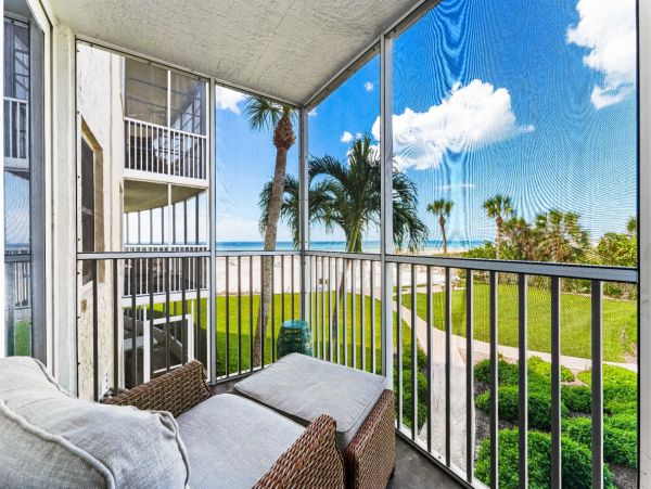 Gulf Front Siesta Key Vacation Condo Two Bedroom