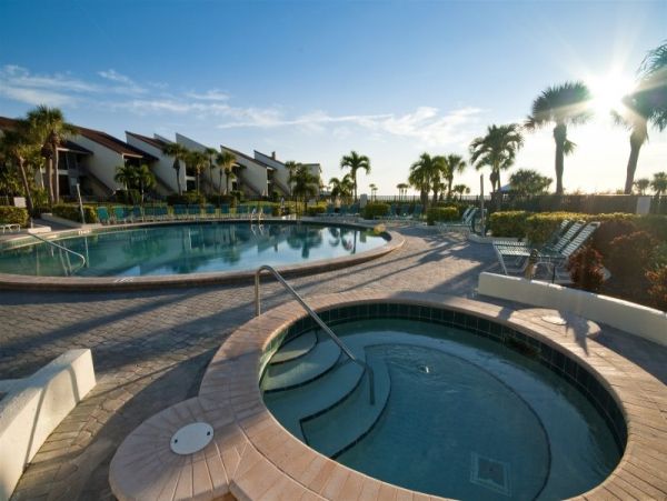 Steps to the Pool & Beach Siesta 2 Bedroom Ground Floor Unit